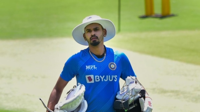 Captain Shreyas Iyer was praised by KKR Mentor David Hussey for saying that he "comes across as a true leader" ahead of the IPL 2022 season.